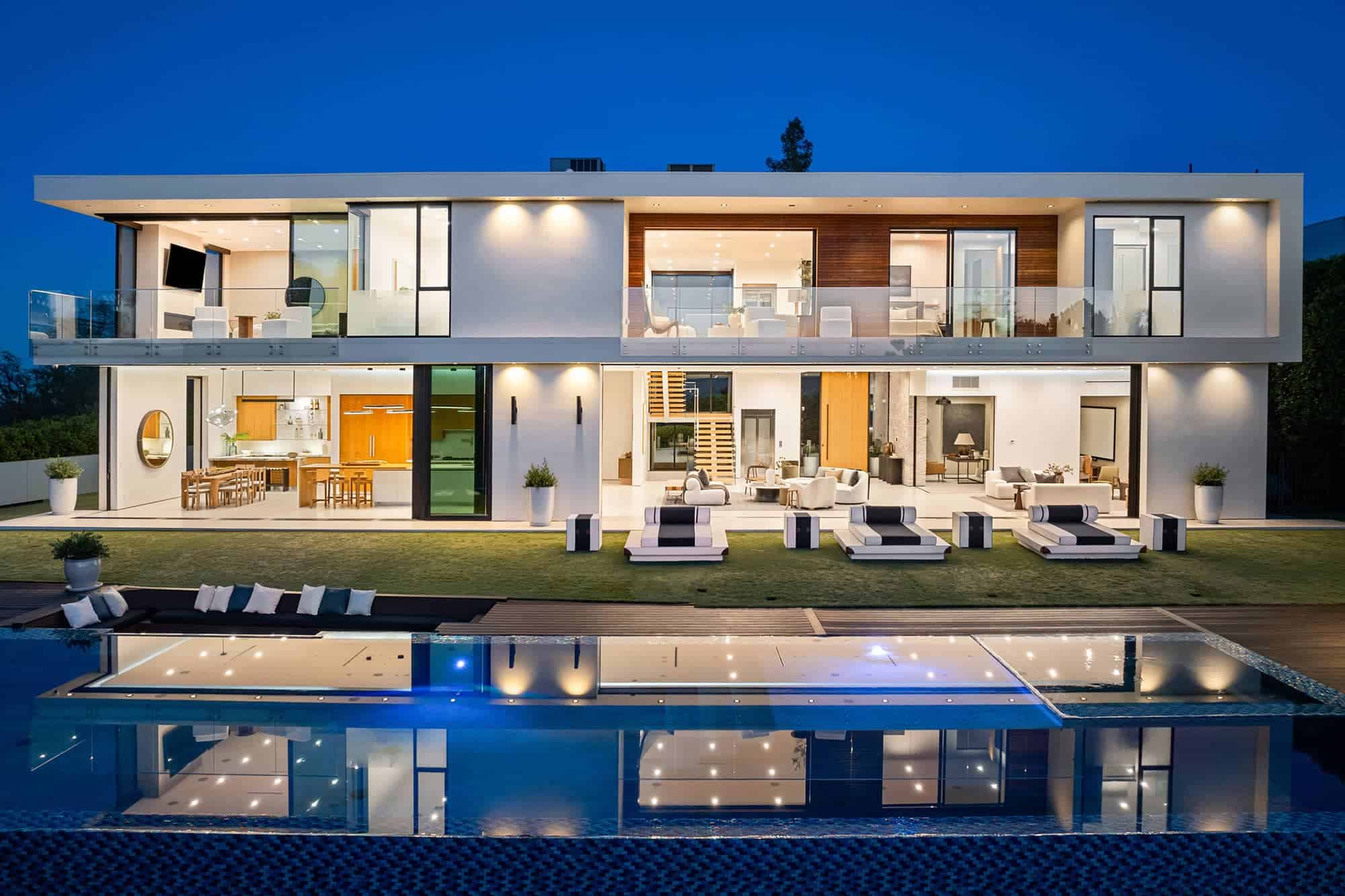 How to Market a High-End Property